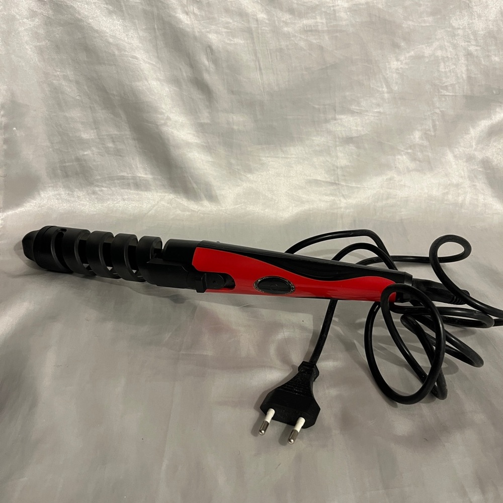 Red and Black Hair Curling Wand